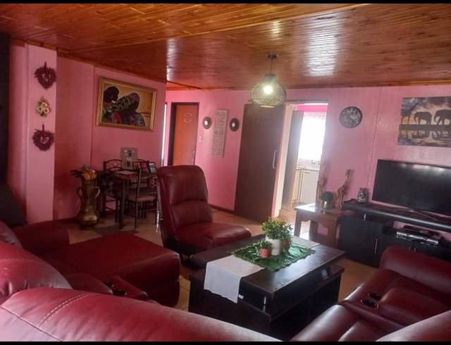 3 BEDROOM HOUSE FOR SALE IN QUEENSTOWN CENTRAL